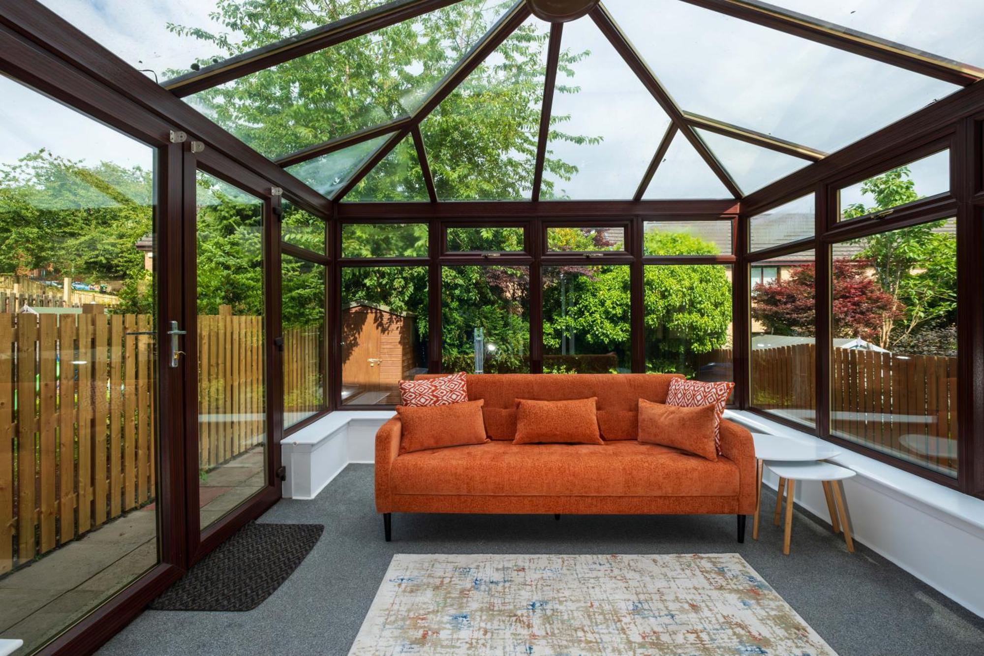 Langley House, 5 Bed, Doubles With Smart Tv, 3 Bath, 2 Lounges, Fully Equipped Kitchen, Free Parking, Perfect For Business, Trades, Golf And Relocation 5 Min To Eden And Port Projects Wifi, Smart Tv, Garden, Dishwasher * Dundee