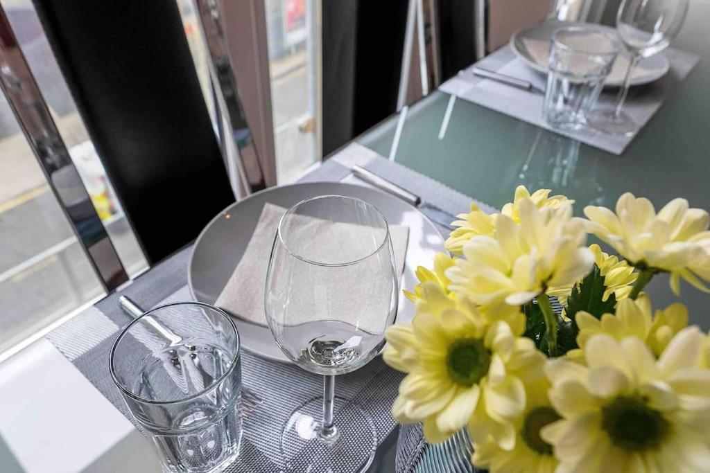 Seagate Heights Large, Stylish, Centre Flat