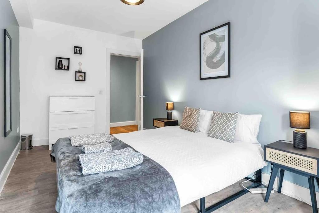 Seagate Heights Large, Stylish, Centre Flat