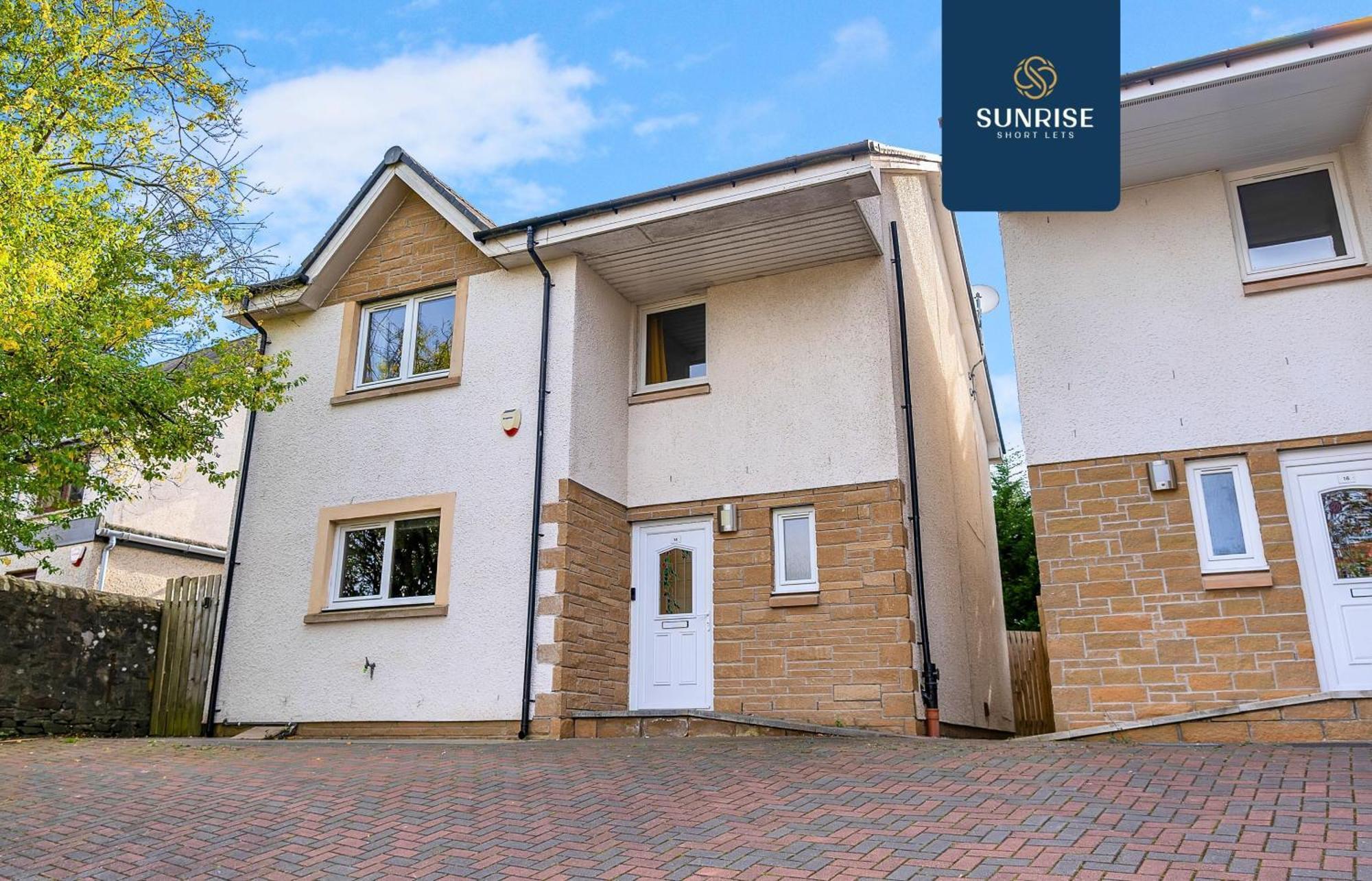 Muirton House 2 - Sleeps 8 Has 4 Twin Bedrooms With 4 Car Driveway, 2 Bathrooms, Smart Tv, Fully Equipped Kitchen, Large Dining And Living Space, Rear Garden, Free Wifi, Long Stays Welcome, Price Match Gaurantee By Sunrise Short Lets Holiday home