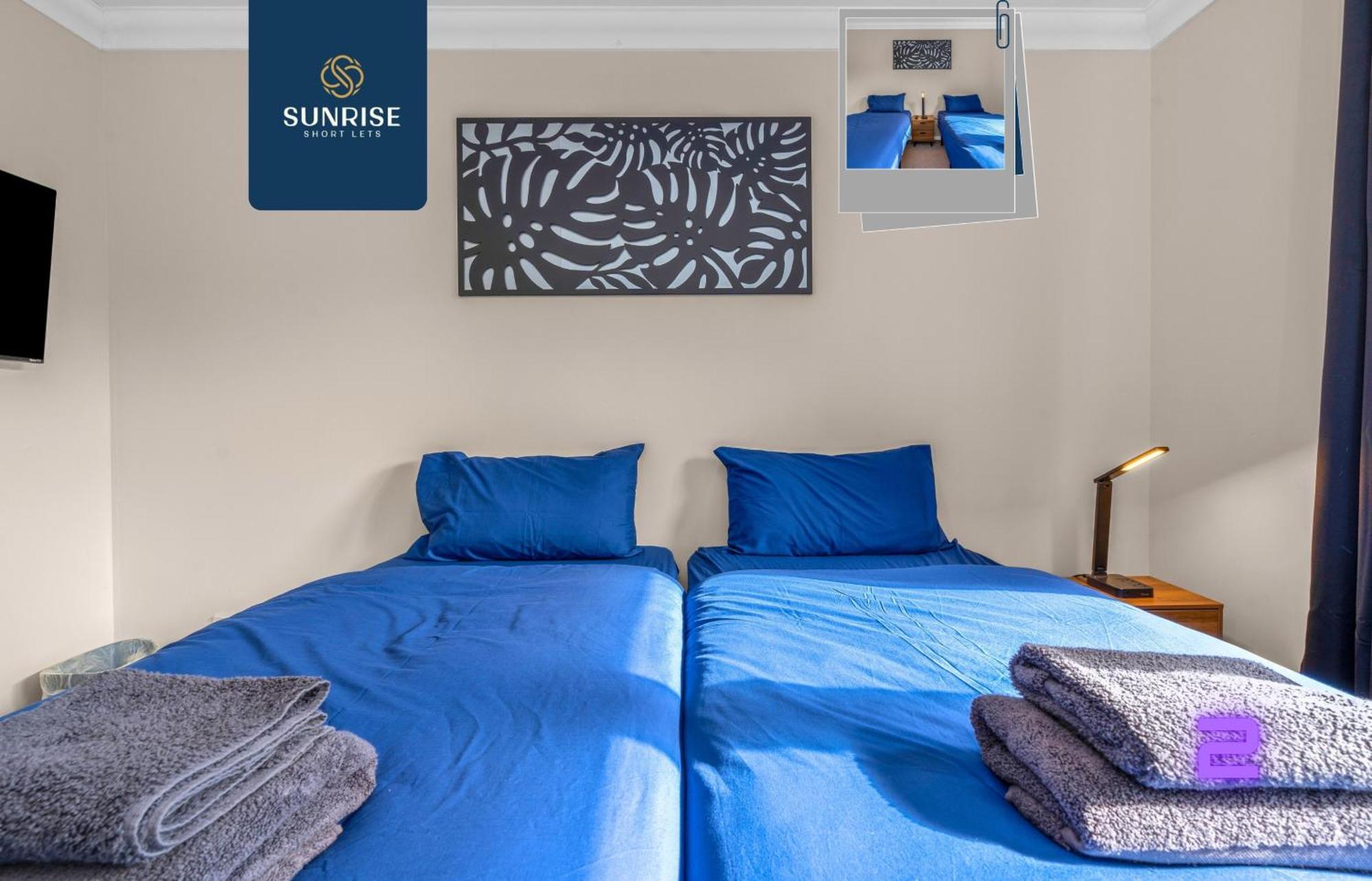 Muirton House 2 - Sleeps 8 Has 4 Twin Bedrooms With 4 Car Driveway, 2 Bathrooms, Smart Tv, Fully Equipped Kitchen, Large Dining And Living Space, Rear Garden, Free Wifi, Long Stays Welcome, Price Match Gaurantee By Sunrise Short Lets *