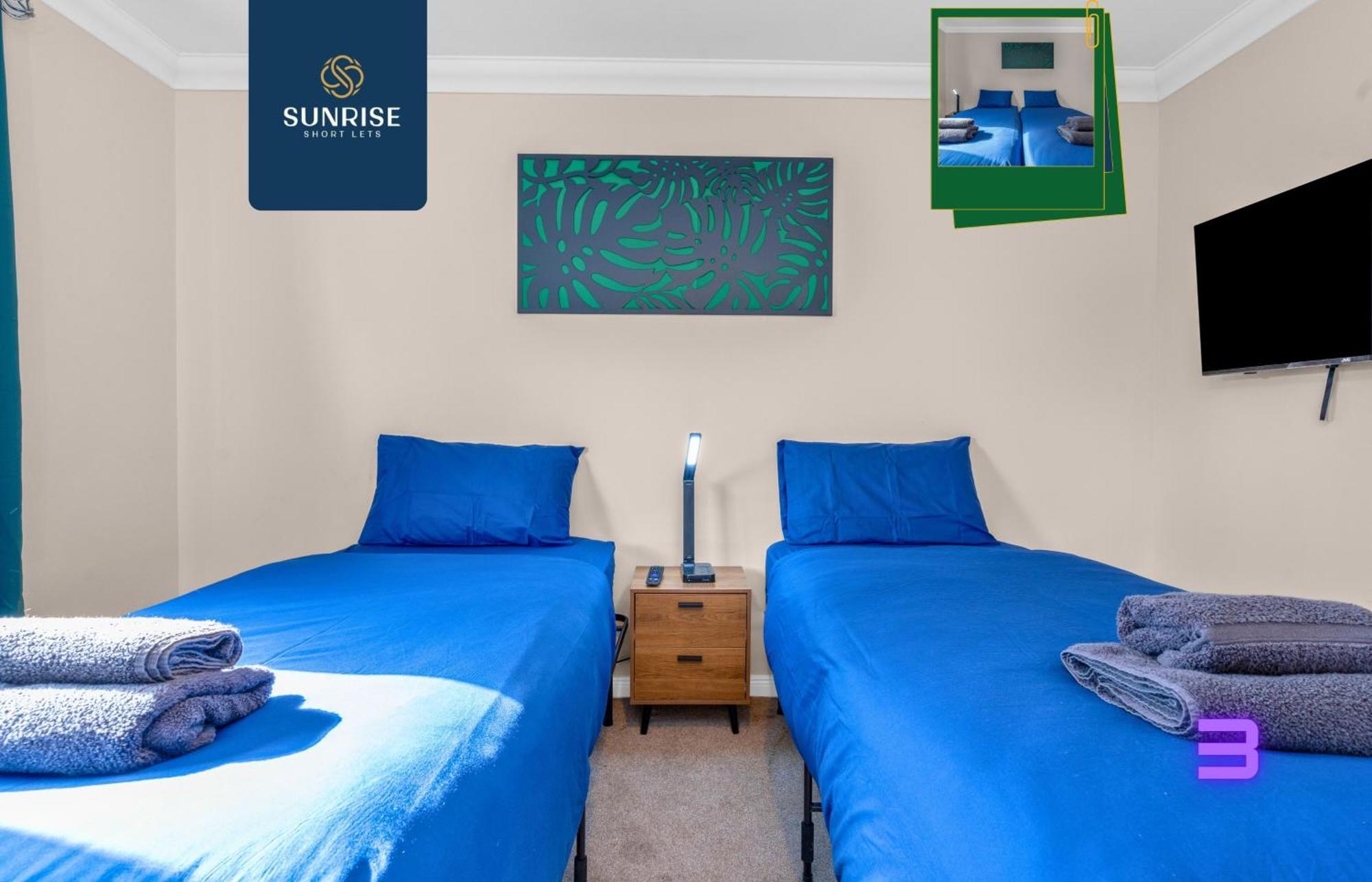 Holiday home Muirton House 2 - Sleeps 8 Has 4 Twin Bedrooms With 4 Car Driveway, 2 Bathrooms, Smart Tv, Fully Equipped Kitchen, Large Dining And Living Space, Rear Garden, Free Wifi, Long Stays Welcome, Price Match Gaurantee By Sunrise Short Lets *