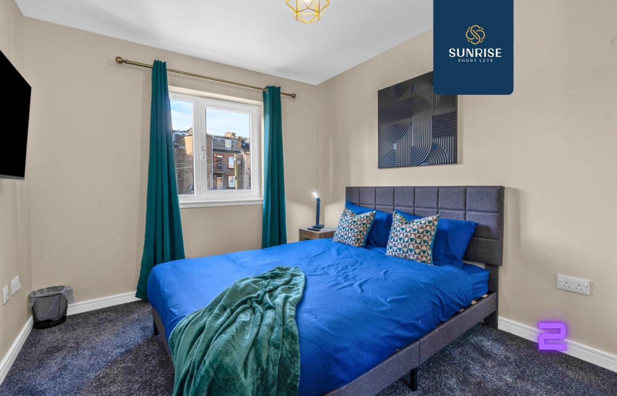 L1 - Large 4 Bedroom House With 6 Beds And 3 Bathrooms, Tvs In Each Room, Free Parking, Fully Equipped, Local Amenities, Easy Ring Road Access, Special Rates, Invoice And Reduced Price Only Via Sunrise Short Lets