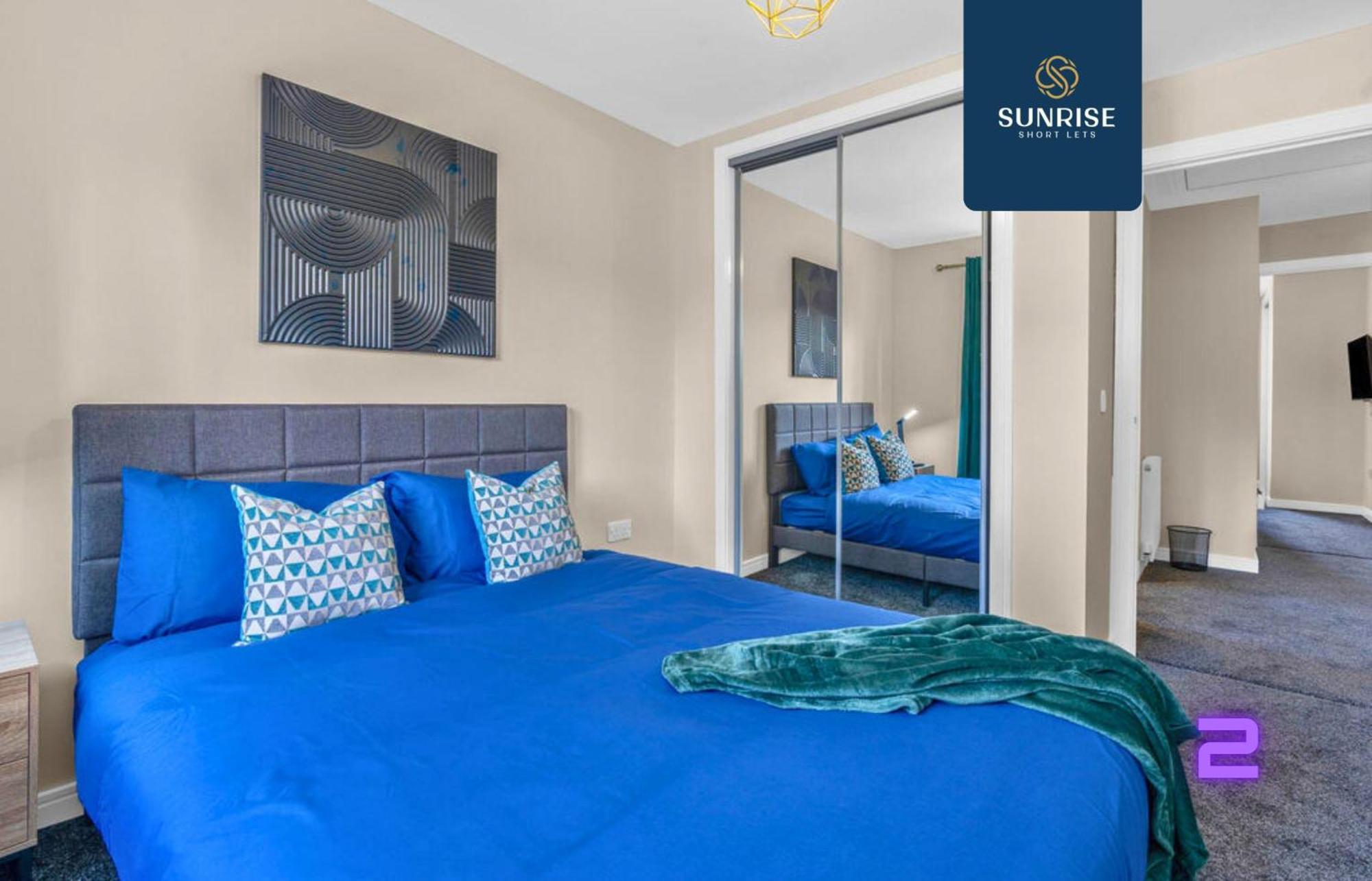 L1 - Large 4 Bedroom House With 6 Beds And 3 Bathrooms, Tvs In Each Room, Free Parking, Fully Equipped, Local Amenities, Easy Ring Road Access, Special Rates, Invoice And Reduced Price Only Via Sunrise Short Lets