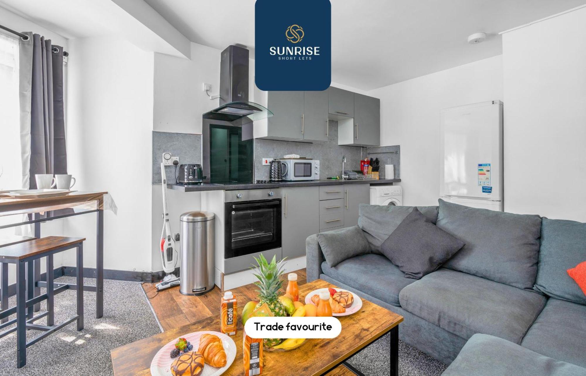 Apartment The Clippie, 3 Rooms, 4 Beds, Recently Renovated, Free Wifi, Free Street Parking, Ground Floor, Fully Equipped, Short And Long Rates, Invoice And Reduced Price Only Via Sunrise Short Lets *
