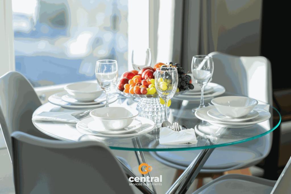 Apartment Serviced - 1 Bedroom - Walk Away To Transport Links - Family Neighbourhood - Fully Equipped - Modern - Parking - Monthly Welcome - Ideal For Exchange Students Or Contractors For Short *