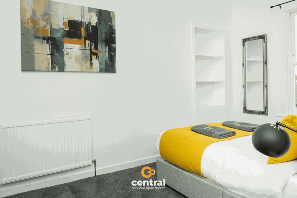 Serviced - 1 Bedroom - Walk Away To Transport Links - Family Neighbourhood - Fully Equipped - Modern - Parking - Monthly Welcome - Ideal For Exchange Students Or Contractors For Short