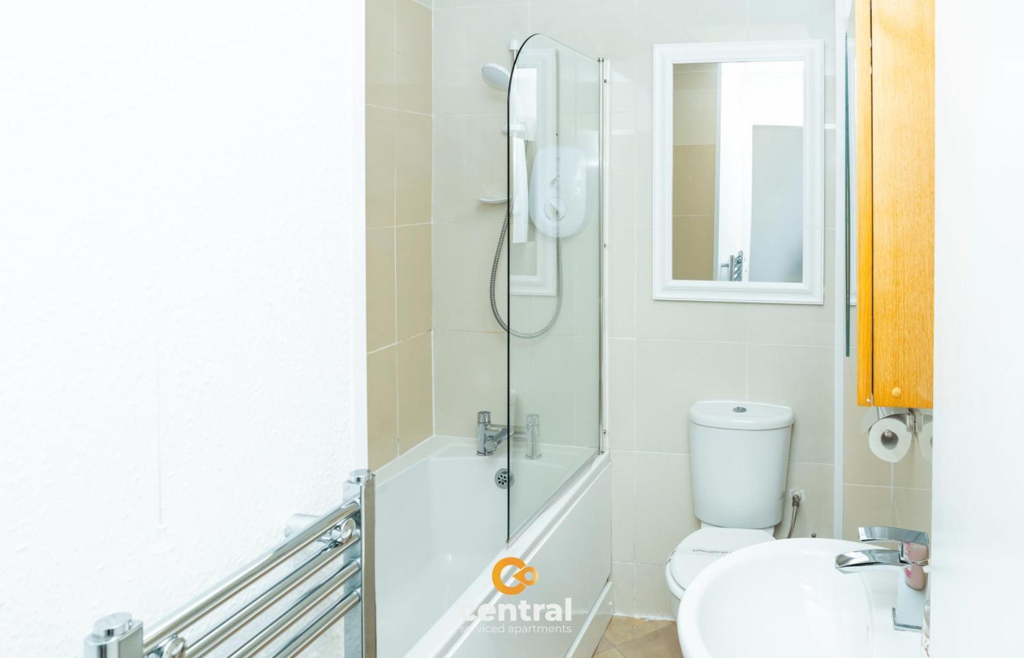 Serviced Apartments: Modern 1-bedroom Near *
