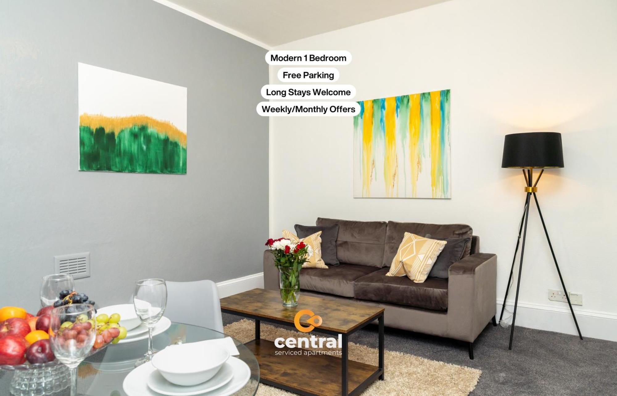 Serviced - 1 Bedroom - Walk Away To Transport Links - Family Neighbourhood - Fully Equipped - Modern - Parking - Monthly Welcome - Ideal For Exchange Students Or Contractors For Short *
