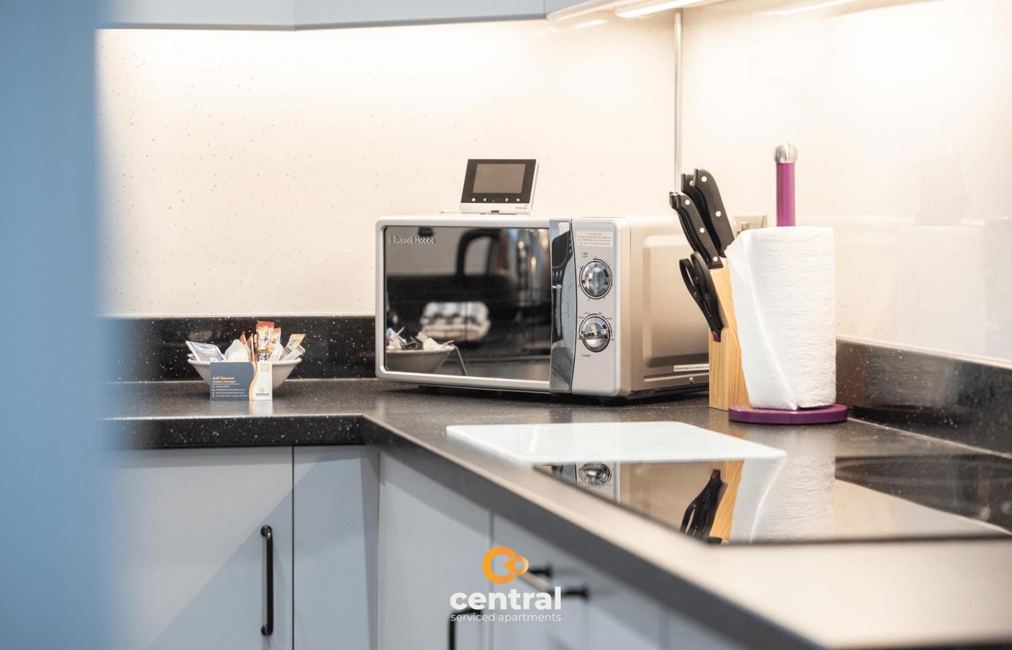 Serviced Apartments: Modern 2-bedroom Family Dundee