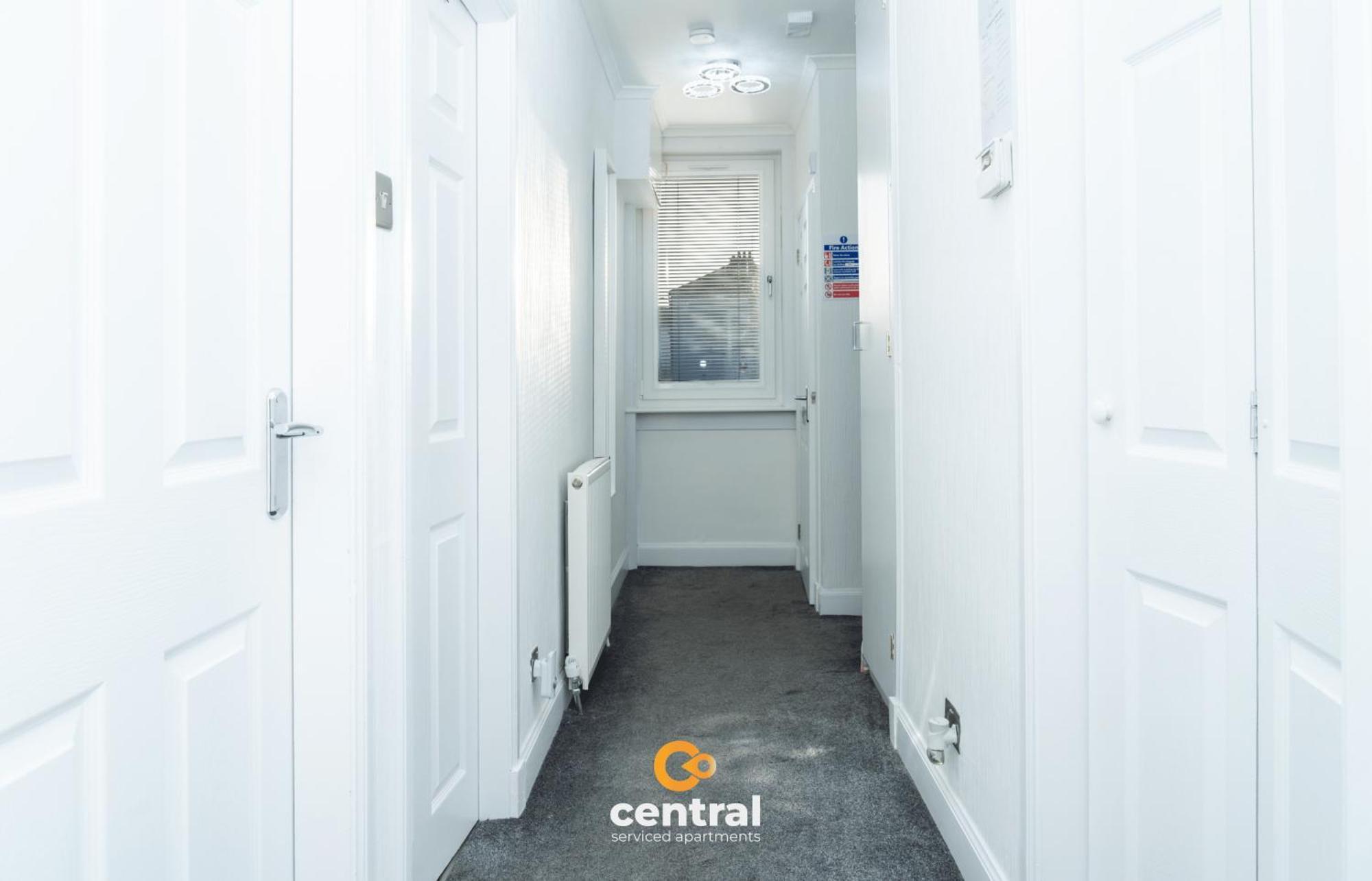 Serviced Apartments: Modern 2-bedroom Family * Dundee
