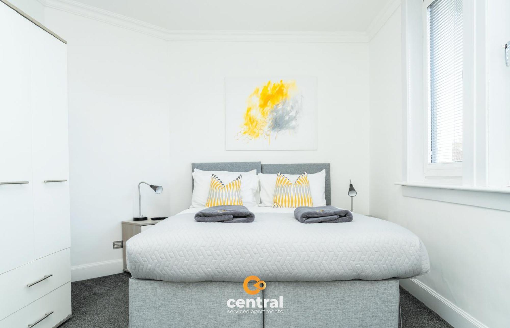 Serviced Apartments: Modern 2-bedroom Family *