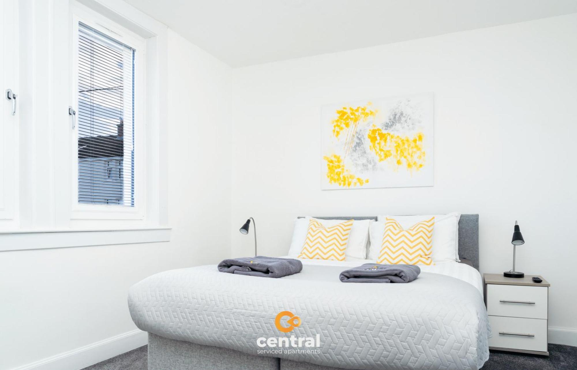 Serviced Apartments: Modern 2-bedroom Family Dundee