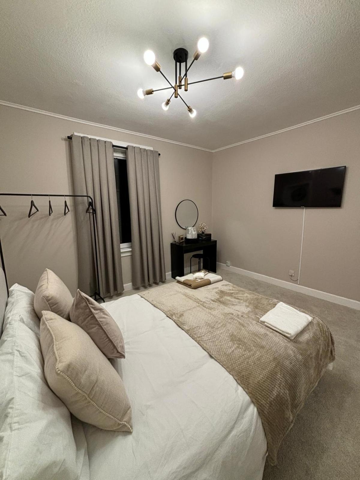 Luxury * Dundee