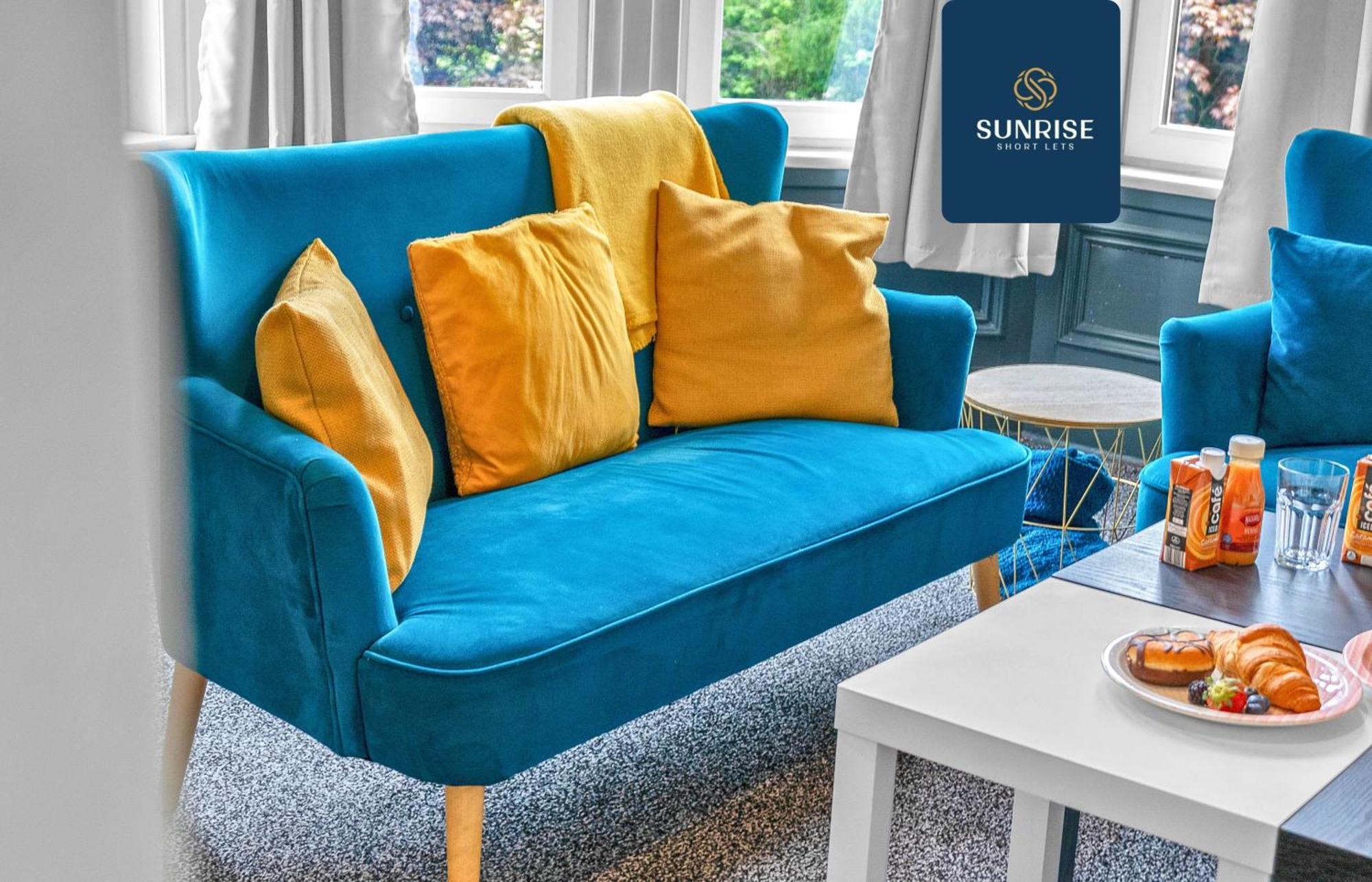 Apartment The Dens, 3 Rooms, 4 Beds, 2 Bathrooms, Fully Equipped, Wifi, Free Street Parking, 3rd Floor Apartment, Invoice And Reduced Price Only Via Sunrise Short Lets