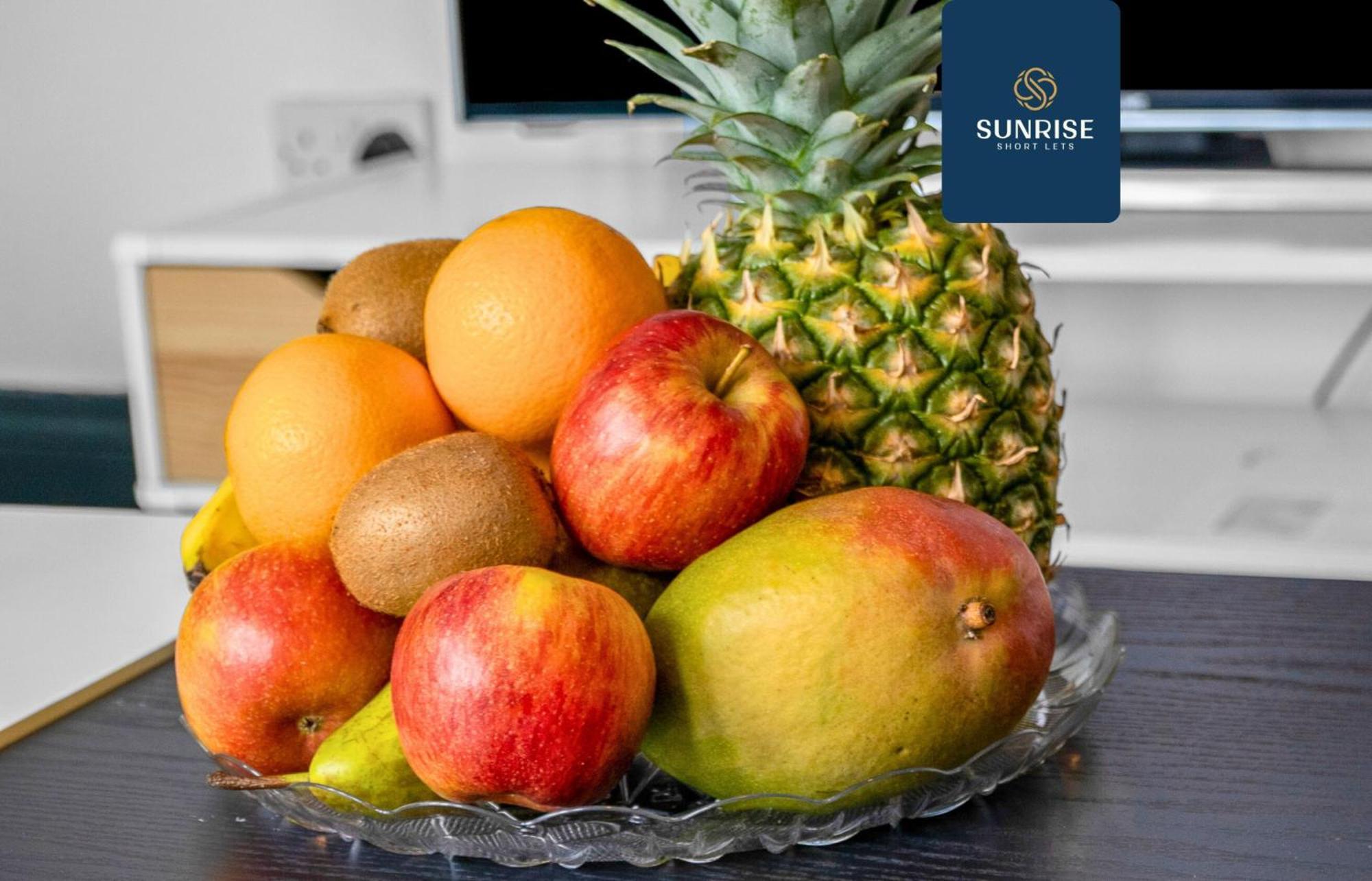 Apartment The Dens, 3 Rooms, 4 Beds, 2 Bathrooms, Fully Equipped, Wifi, Free Street Parking, 3rd Floor Apartment, Invoice And Reduced Price Only Via Sunrise Short Lets *
