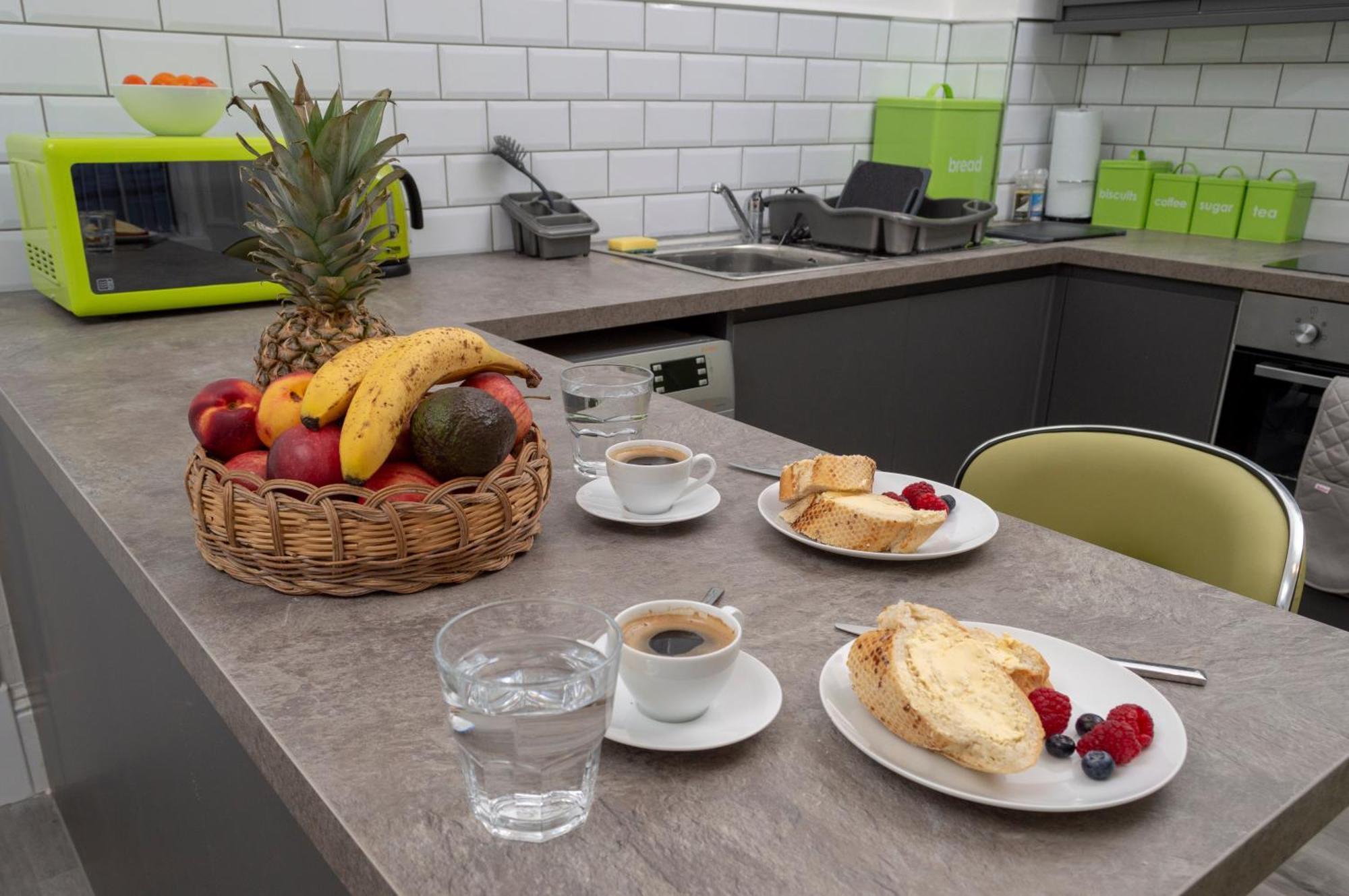 3-bedroom By Eden Project - Free Parking Apartamento