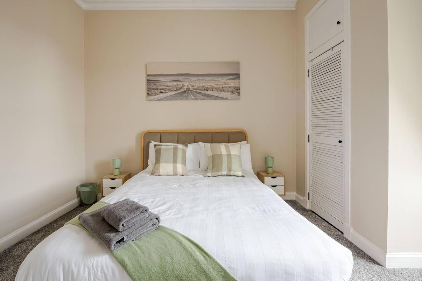 Modern And Stylish 1-bed In Centre - Perfect For Short Or Long & Contractors Dundee