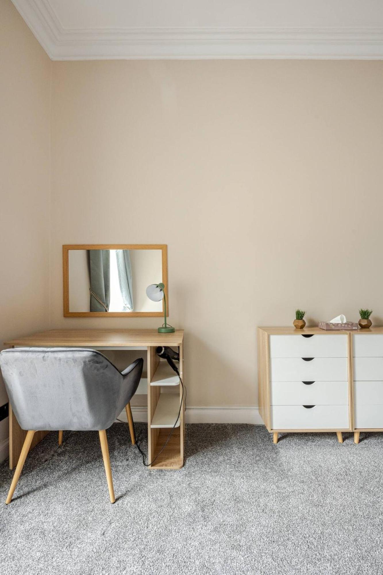 Modern And Stylish 1-bed In Centre - Perfect For Short Or Long & Contractors * Dundee