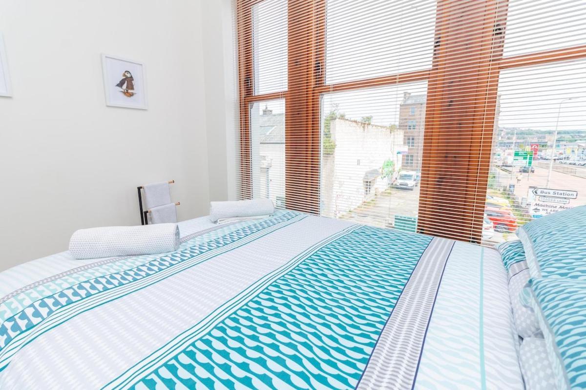 Near V&a Museum & Attractions Apartment
