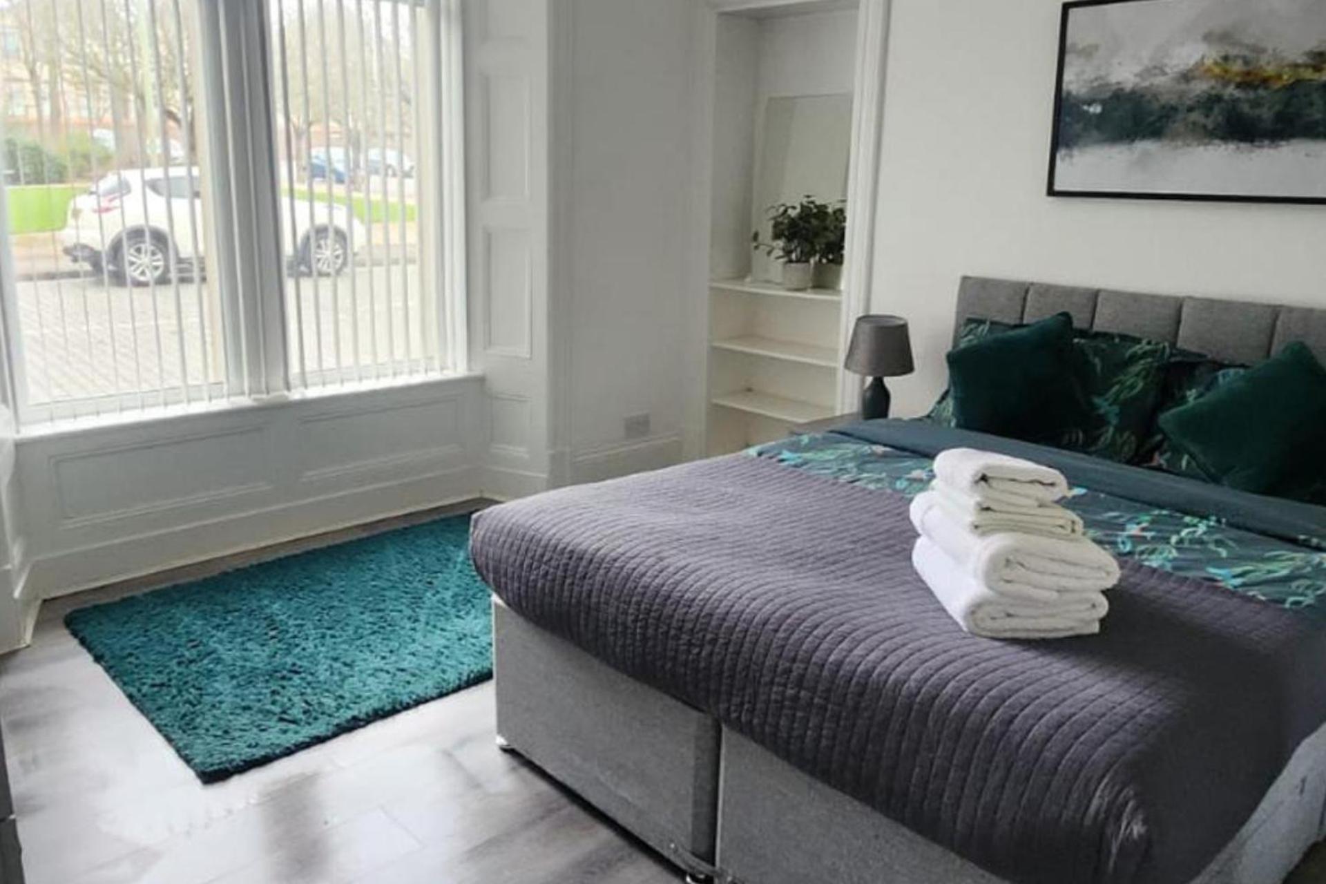 - Sleeps 4 - Pet Friendly * Dundee
