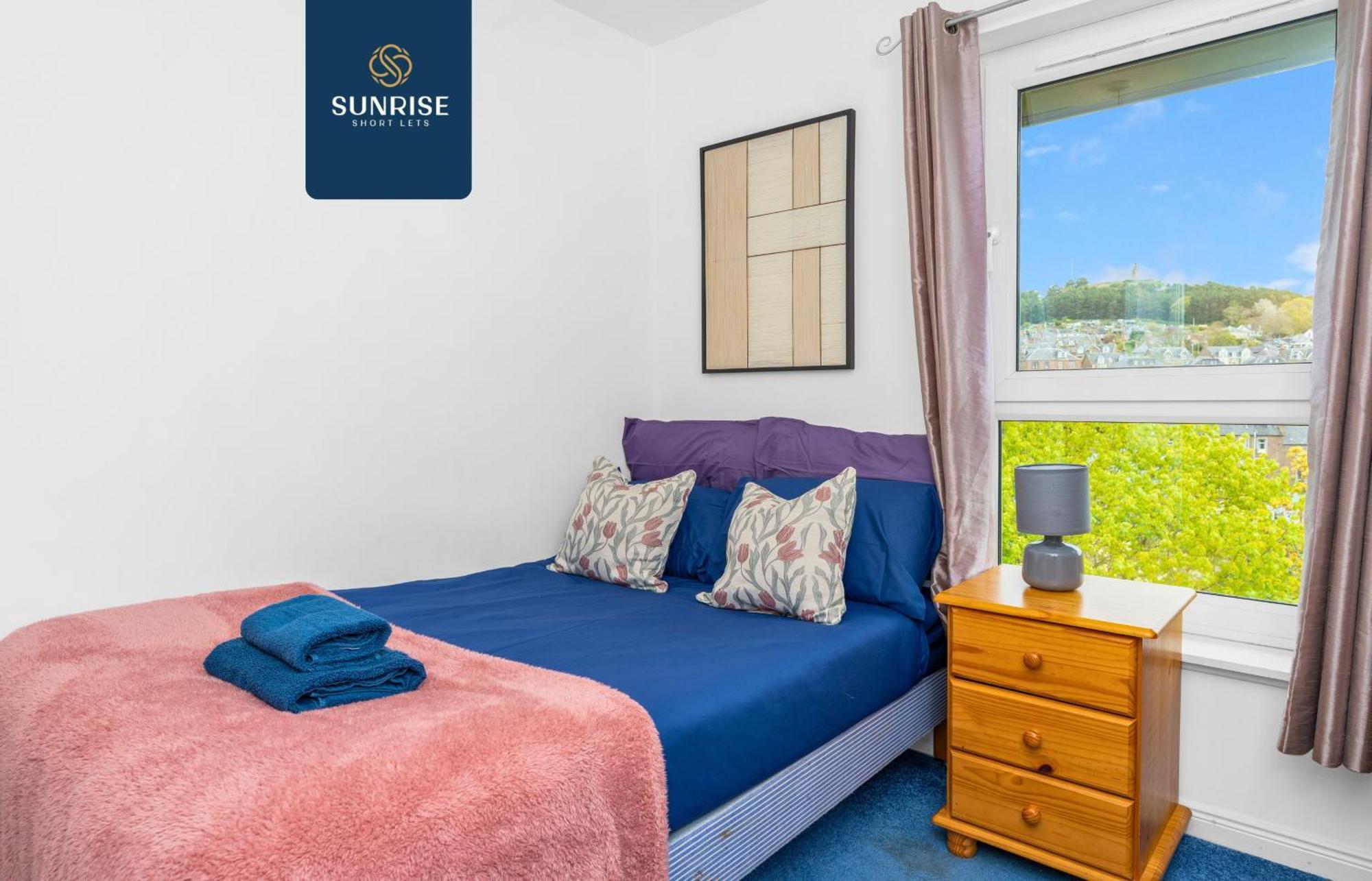 Villa Friary Townhouse - 5 Double Bedrooms, 4 Bathrooms, Gym, Games, Garden, Fully Equipped, Free Parking, Location, Contractors And Trades People Favourite, Invoice And Reduced Price Only Via Sunrise Short Lets