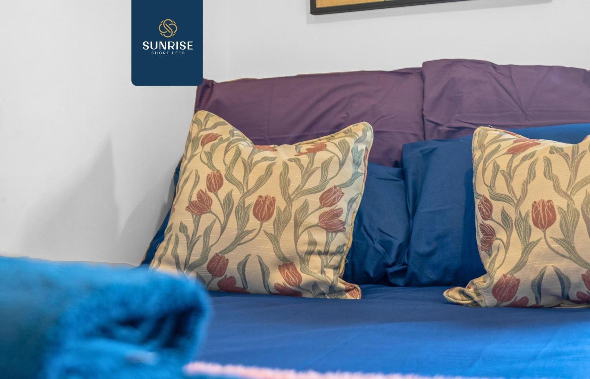 Villa Friary Townhouse - 5 Double Bedrooms, 4 Bathrooms, Gym, Games, Garden, Fully Equipped, Free Parking, Location, Contractors And Trades People Favourite, Invoice And Reduced Price Only Via Sunrise Short Lets Dundee