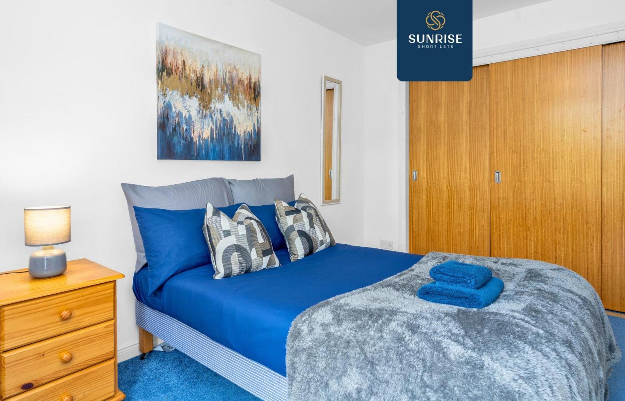 Villa Friary Townhouse - 5 Double Bedrooms, 4 Bathrooms, Gym, Games, Garden, Fully Equipped, Free Parking, Location, Contractors And Trades People Favourite, Invoice And Reduced Price Only Via Sunrise Short Lets Dundee