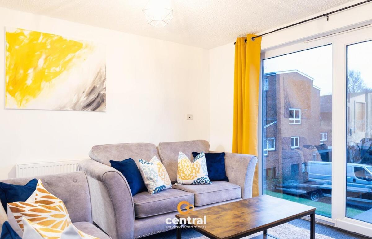 Smart Tvs In - Wifi - Free Parking - 2 Double Beds - Smart Tvs In - Spacious And Modern - Ideal Relocation Or Contractor Apartamento Dundee