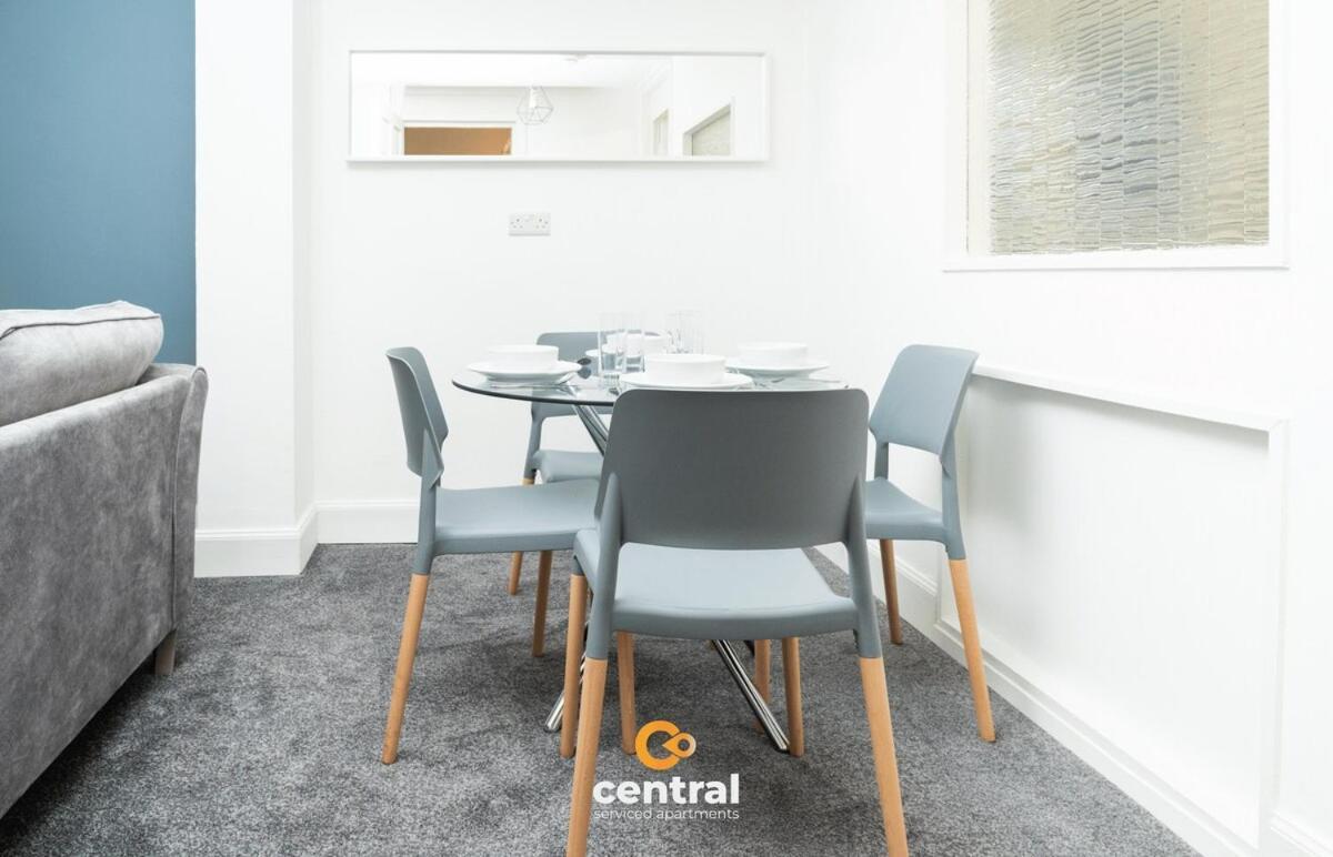 Smart Tvs In - Wifi - Free Parking - 2 Double Beds - Smart Tvs In - Spacious And Modern - Ideal Relocation Or Contractor Apartamento *