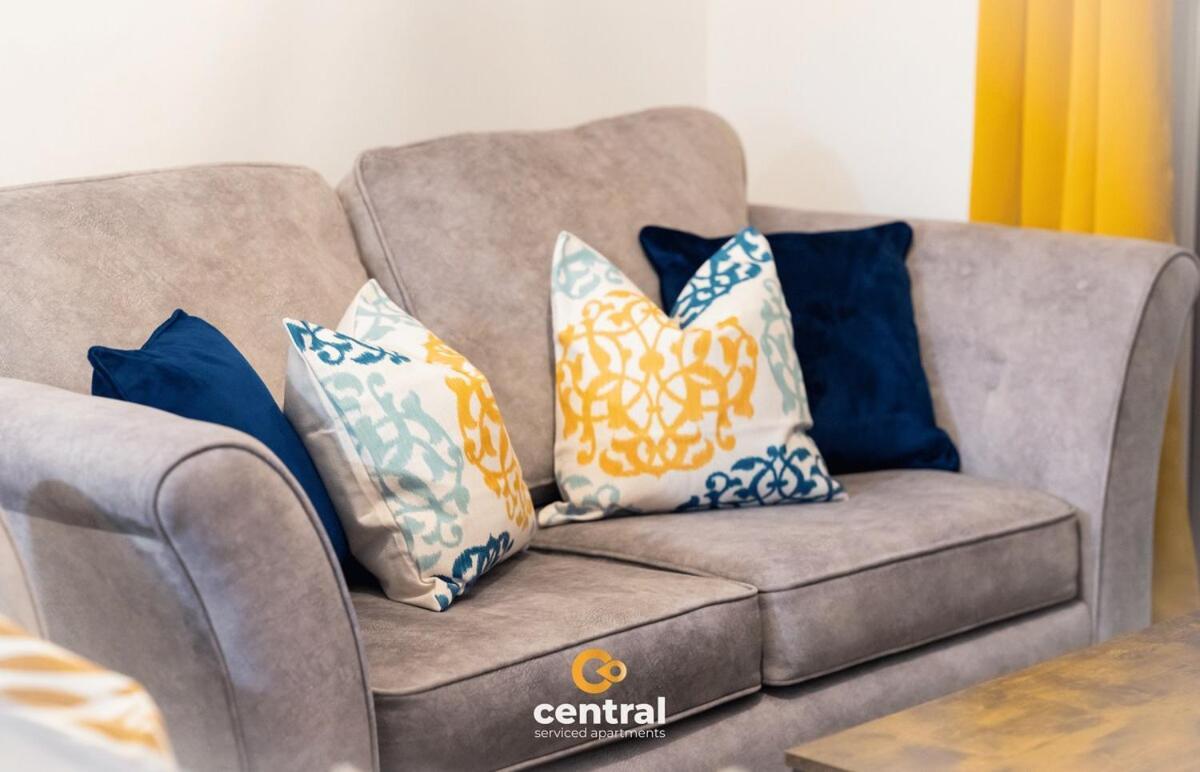 Smart Tvs In - Wifi - Free Parking - 2 Double Beds - Smart Tvs In - Spacious And Modern - Ideal Relocation Or Contractor *