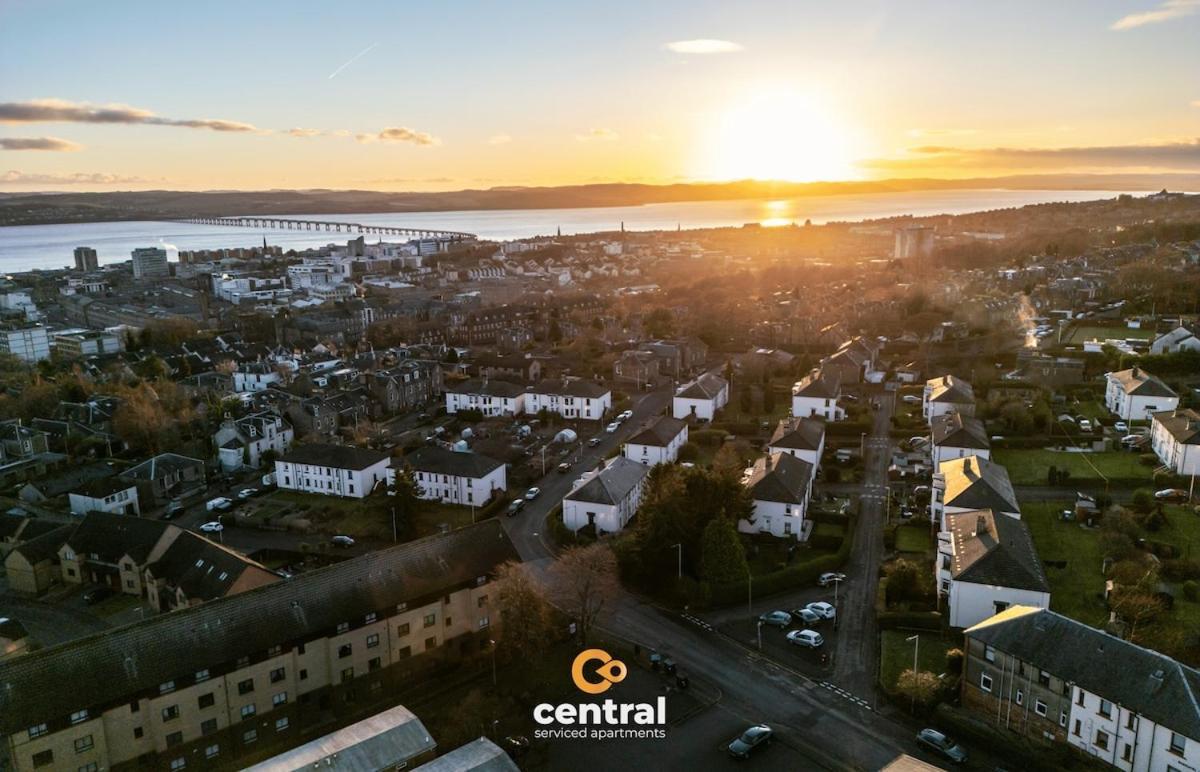 Smart Tvs In - Wifi - Free Parking - 2 Double Beds - Smart Tvs In - Spacious And Modern - Ideal Relocation Or Contractor Apartamento