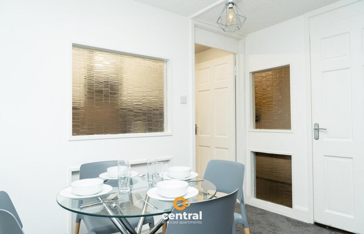 Apartamento Smart Tvs In - Wifi - Free Parking - 2 Double Beds - Smart Tvs In - Spacious And Modern - Ideal Relocation Or Contractor Dundee