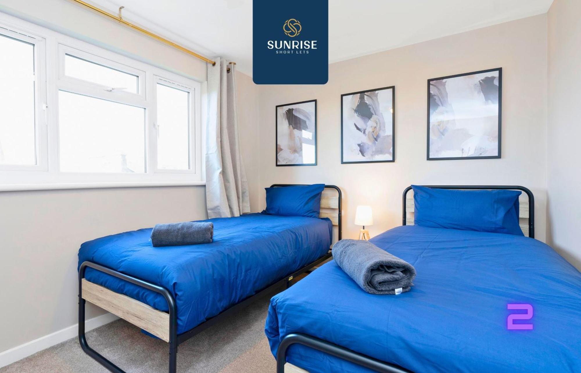 Apartment Baldovan Heights - 3 Rooms, 6 Beds, Tv's And Fans Each Room, Fully Equipped, 5 Mins To Centre And Ring Road, Perfectly Suited To Groups And Long Stays, Invoice And Reduced Price Only Via Sunrise Short Lets *