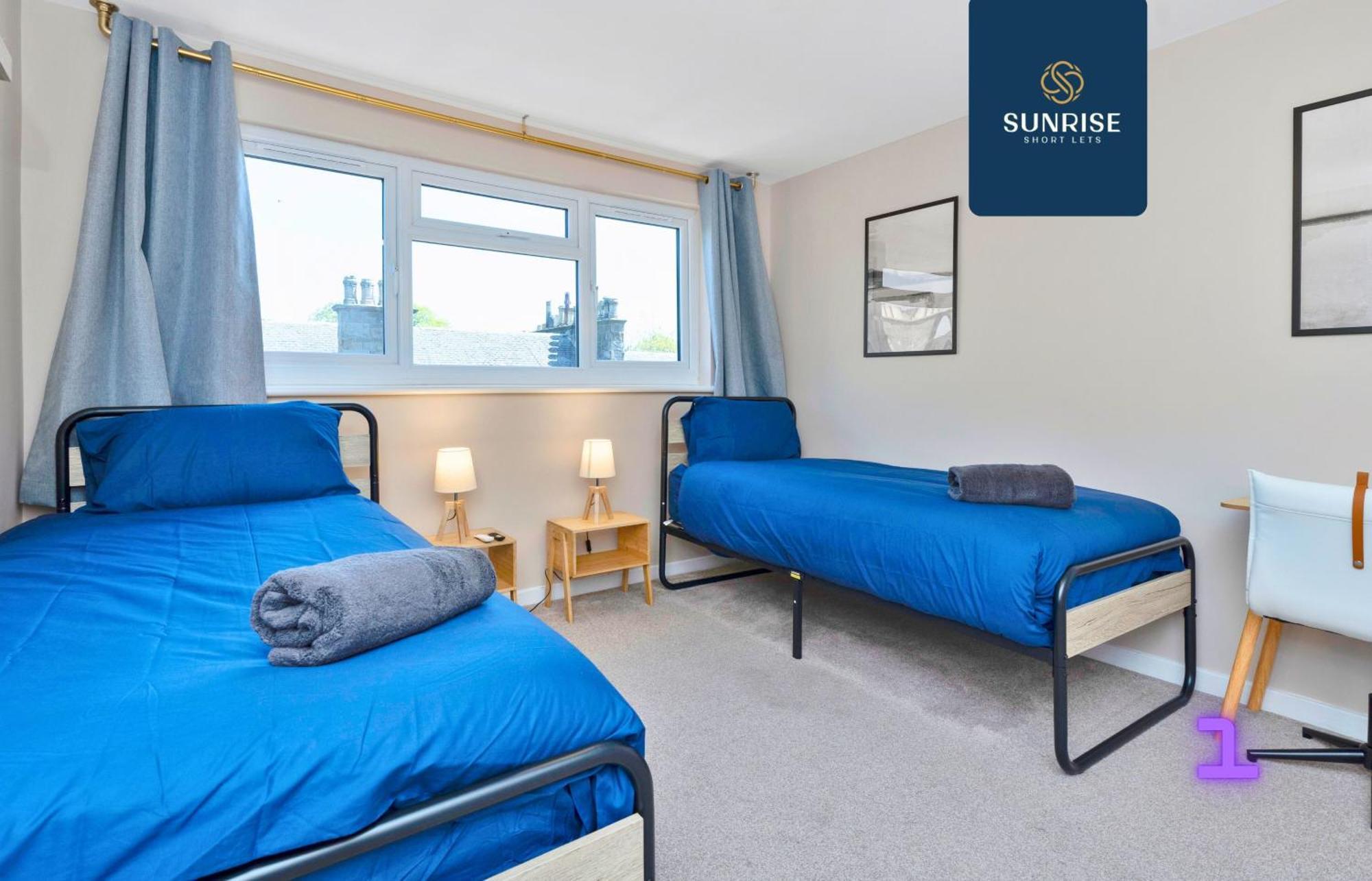 Apartment Baldovan Heights - 3 Rooms, 6 Beds, Tv's And Fans Each Room, Fully Equipped, 5 Mins To Centre And Ring Road, Perfectly Suited To Groups And Long Stays, Invoice And Reduced Price Only Via Sunrise Short Lets Dundee