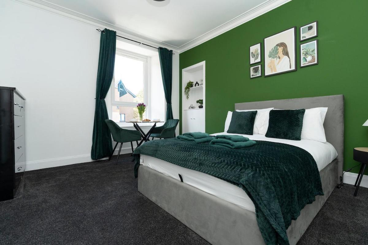 Flat In * Dundee