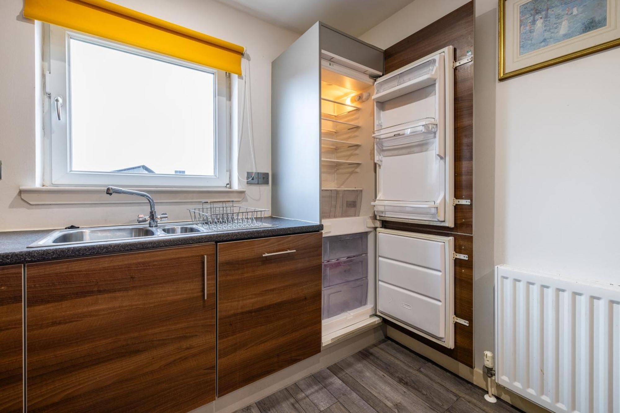 Dundee City Centre Apartment - 3 Bedrooms Sleeps 6 *