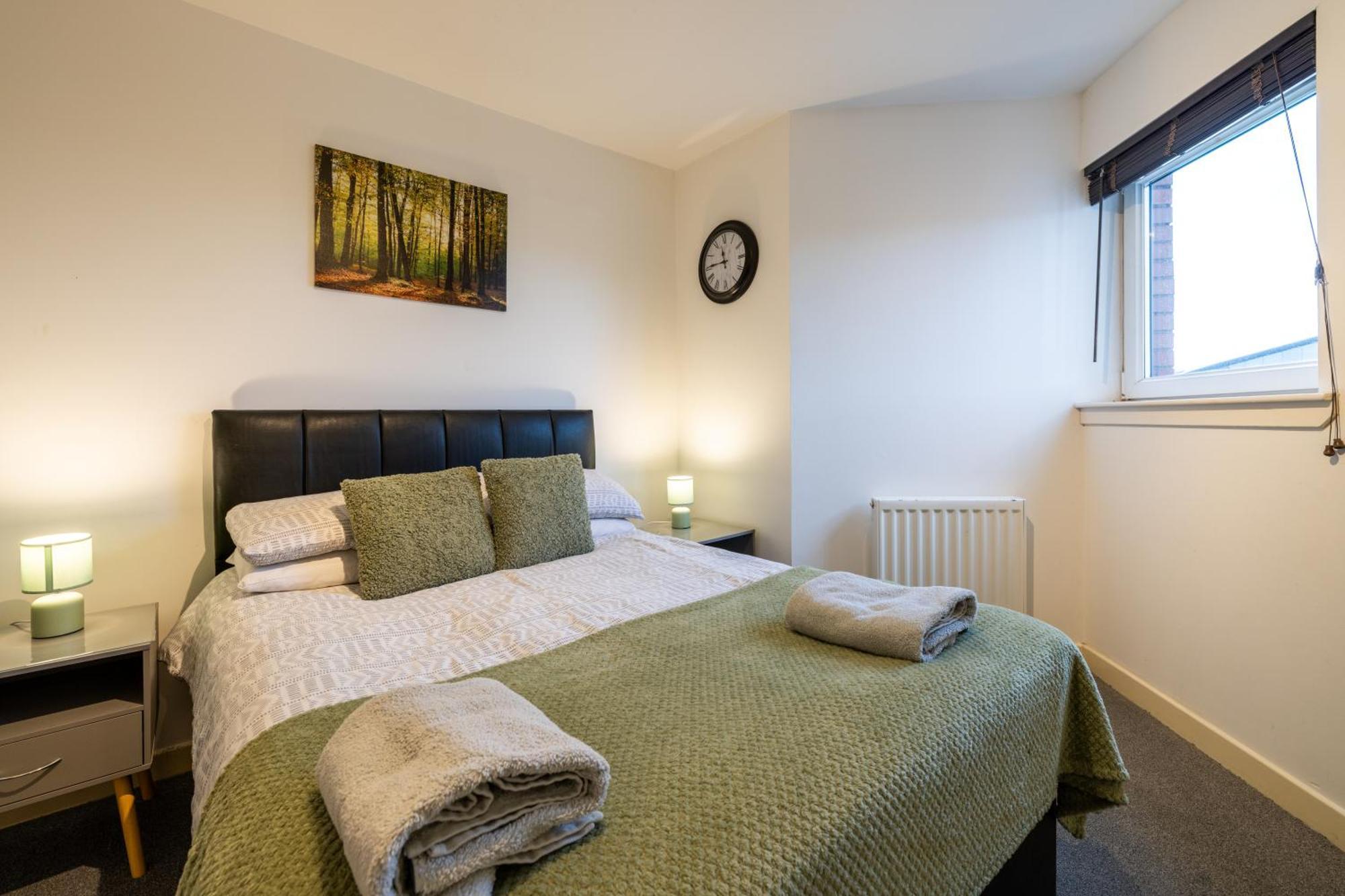 Dundee City Centre Apartment - 3 Bedrooms Sleeps 6