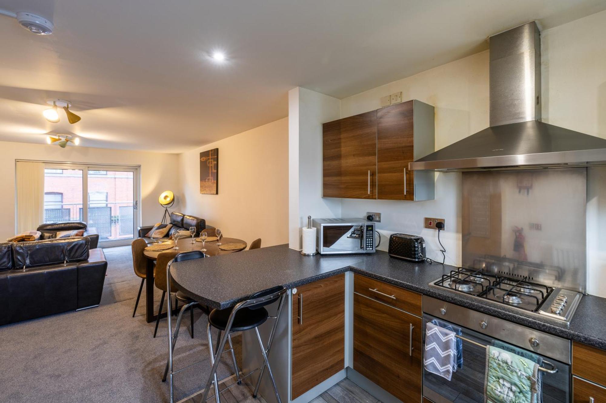 Dundee City Centre Apartment - 3 Bedrooms Sleeps 6 * Dundee