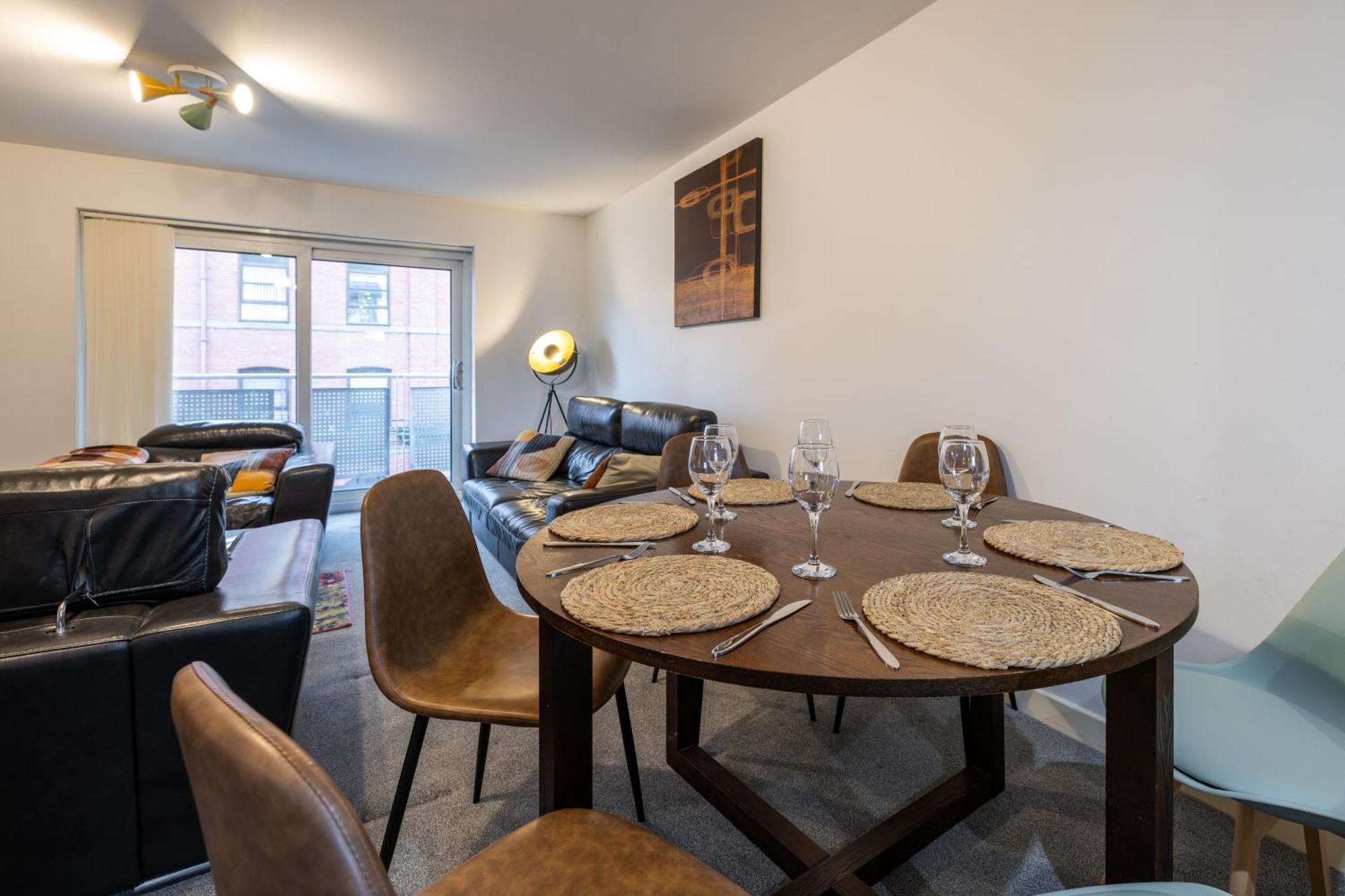 Dundee City Centre Apartment - 3 Bedrooms Sleeps 6 Apartment Dundee