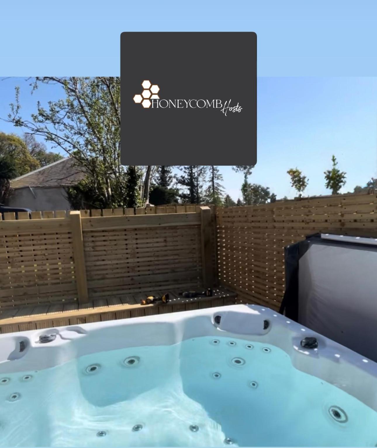 Corn Flour At Pitkerro Mill, 3 Double Bedrooms With Tvs, 1 En-suite, 2 Further Bathrooms, Fully Equipped Kitchen, Large Family Dining Area, Free Parking And Wifi, Hot Tub, Private Garden, Short Mid And Longterm Available With Honeycomb Ho Dundee