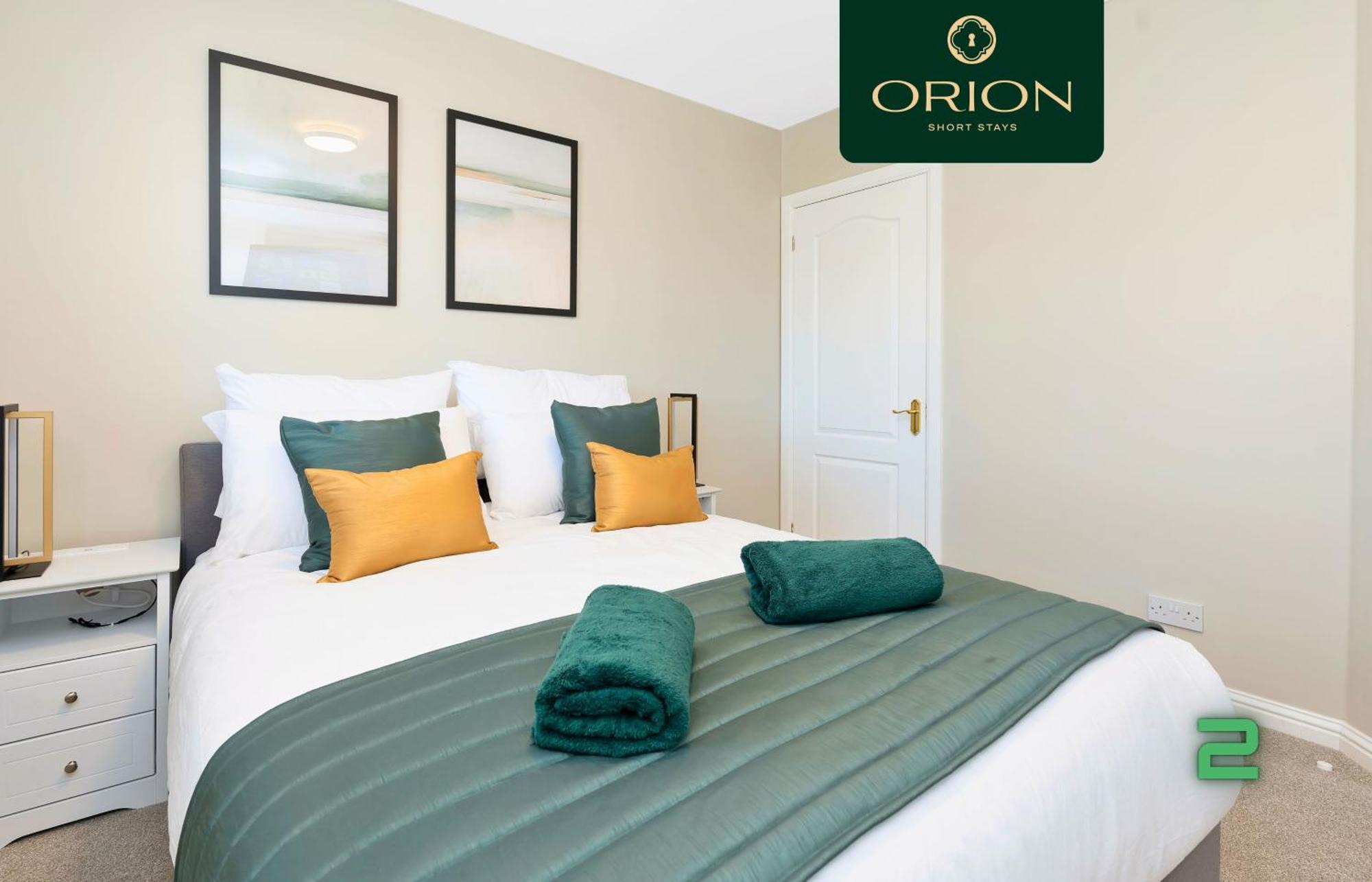 Luxe Townhouse - 4 Rooms, Fully Equipped, Hot-tub, Games Room, Ev Power Point, Centrally Located, Newly Renovated, Longer And Reduced Prices Only By Visiting Orion Short * Dundee