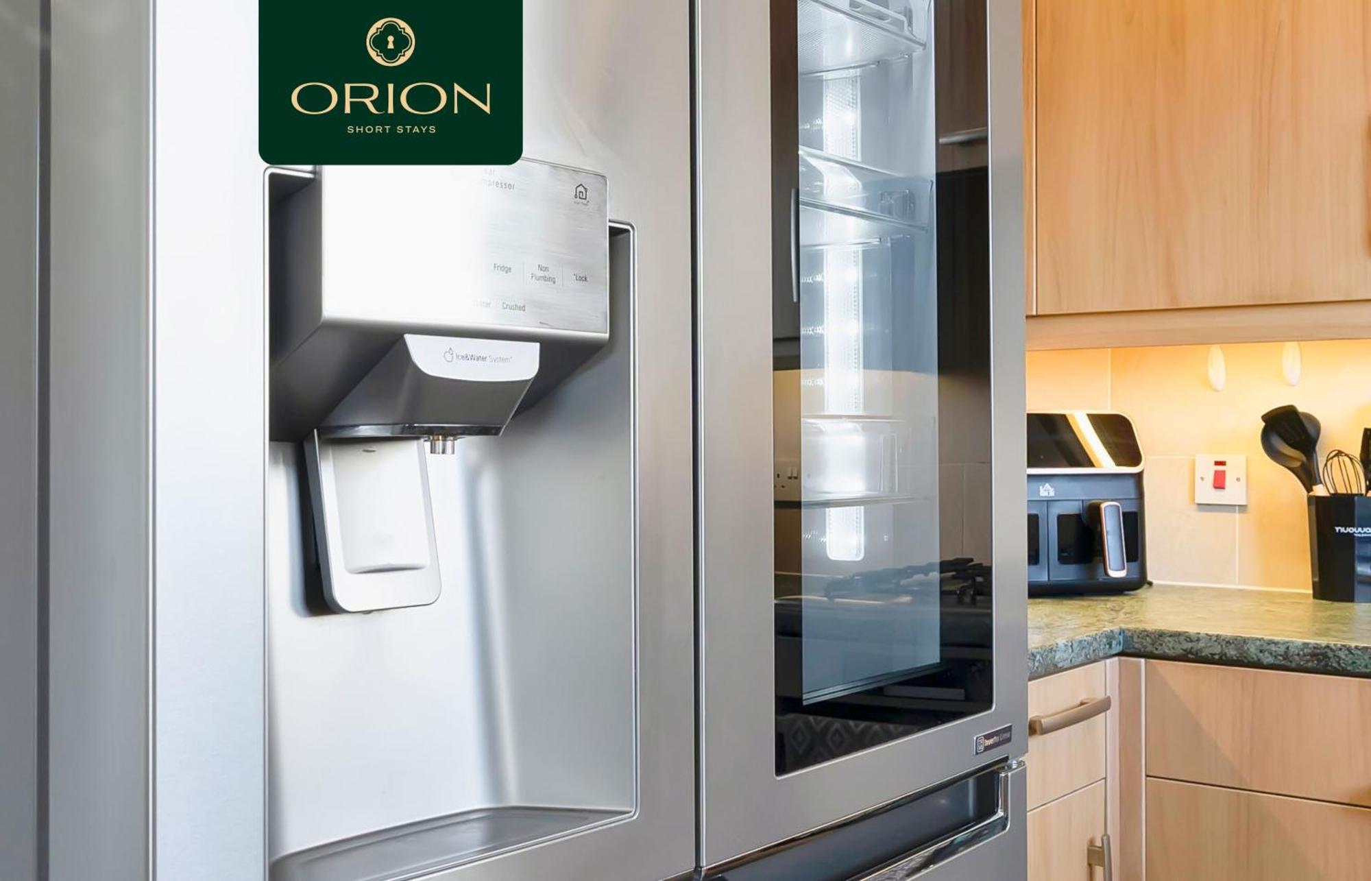 Luxe Townhouse - 4 Rooms, Fully Equipped, Hot-tub, Games Room, Ev Power Point, Centrally Located, Newly Renovated, Longer And Reduced Prices Only By Visiting Orion Short Dundee