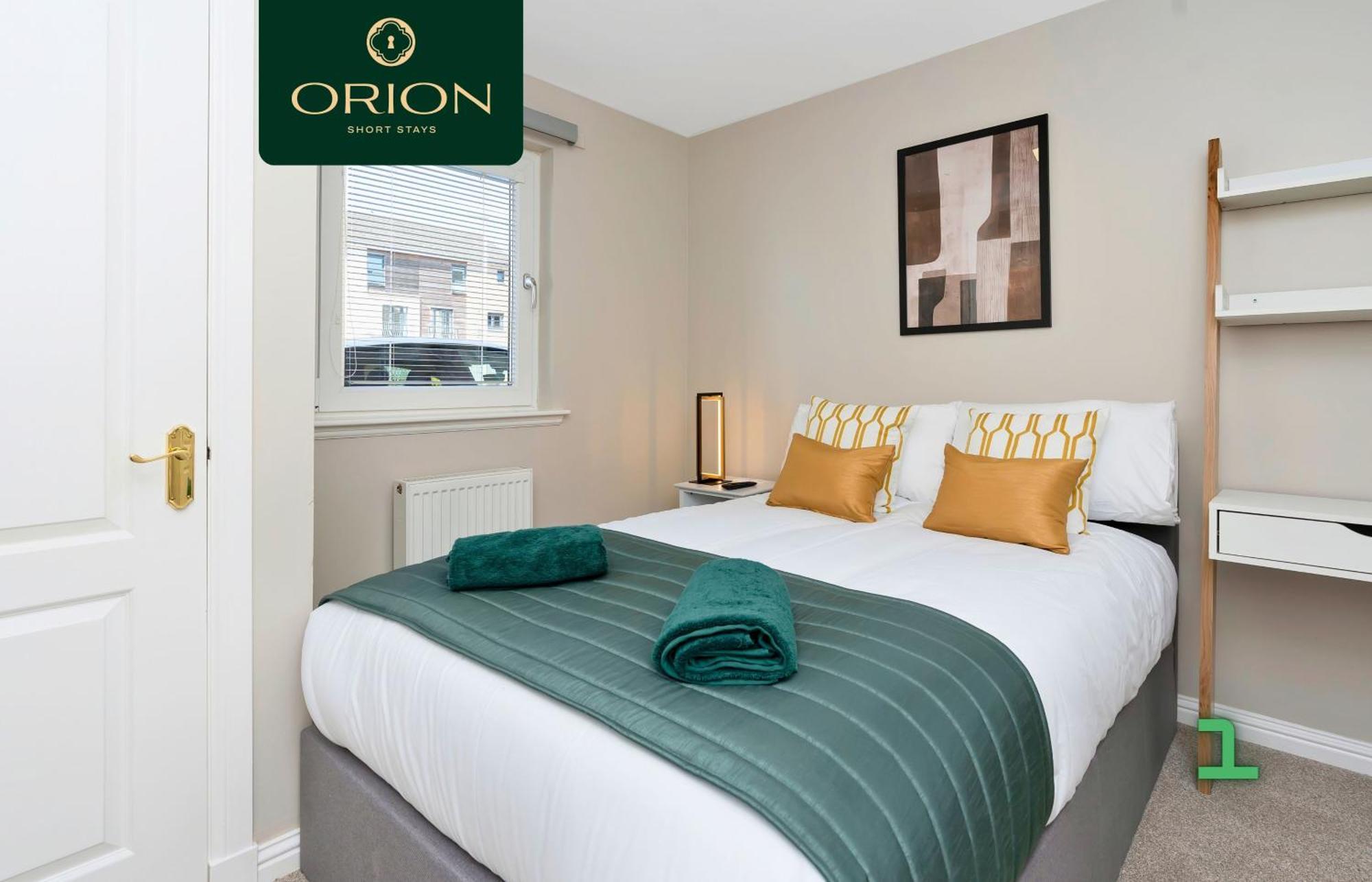 Luxe Townhouse - 4 Rooms, Fully Equipped, Hot-tub, Games Room, Ev Power Point, Centrally Located, Newly Renovated, Longer And Reduced Prices Only By Visiting Orion Short Dundee