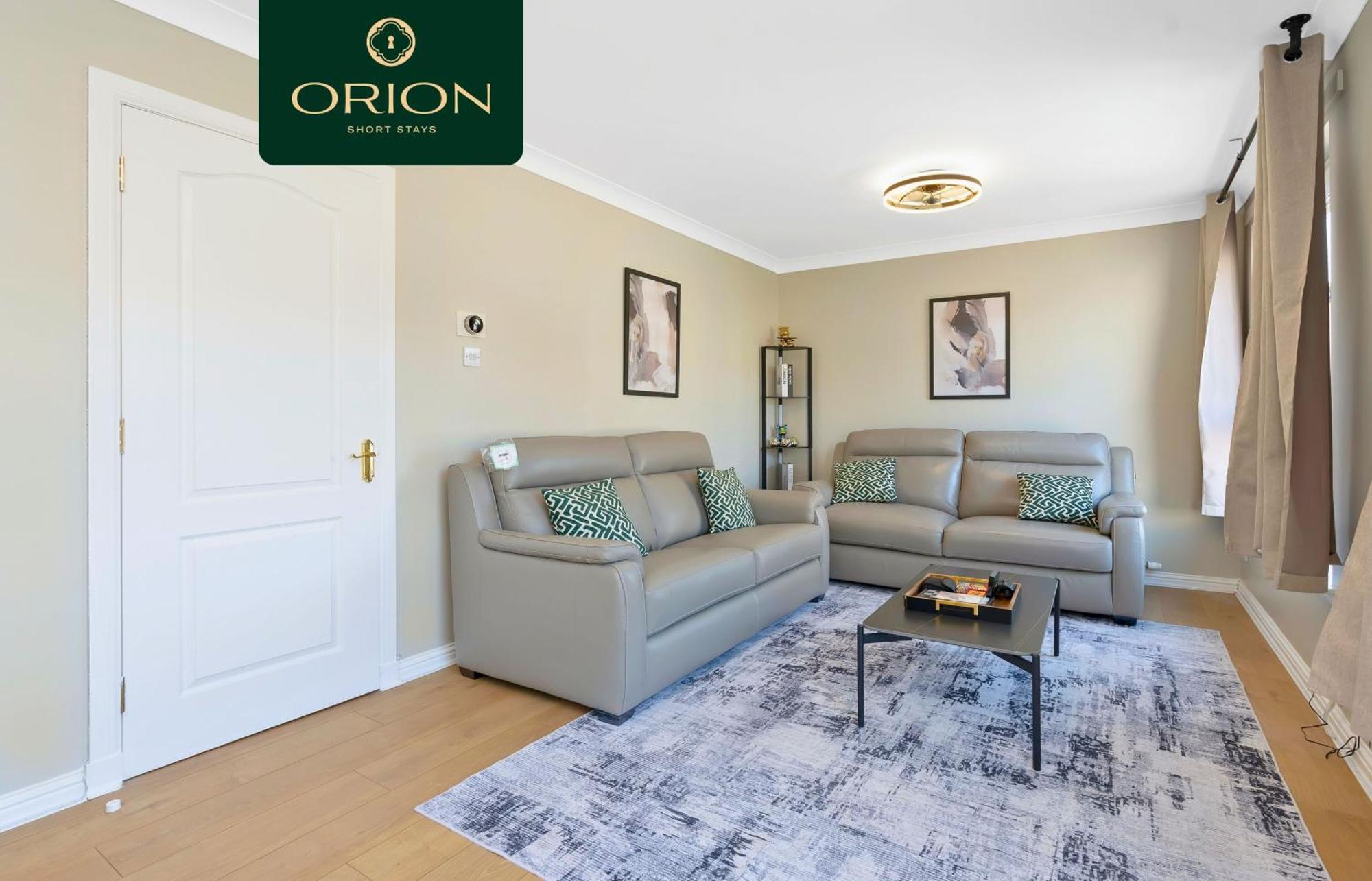 Luxe Townhouse - 4 Rooms, Fully Equipped, Hot-tub, Games Room, Ev Power Point, Centrally Located, Newly Renovated, Longer And Reduced Prices Only By Visiting Orion Short * Dundee