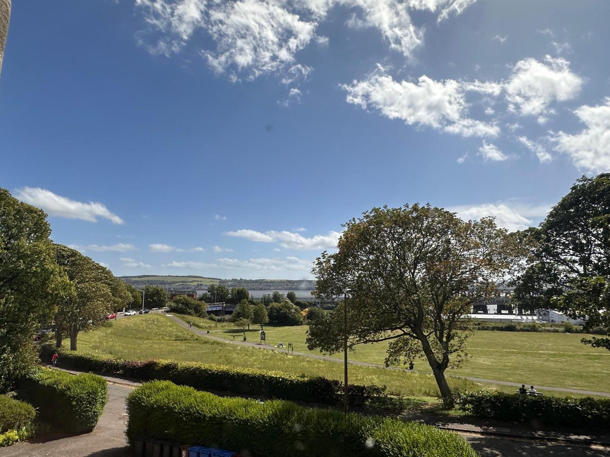 The Royal Tay Apartment * Dundee