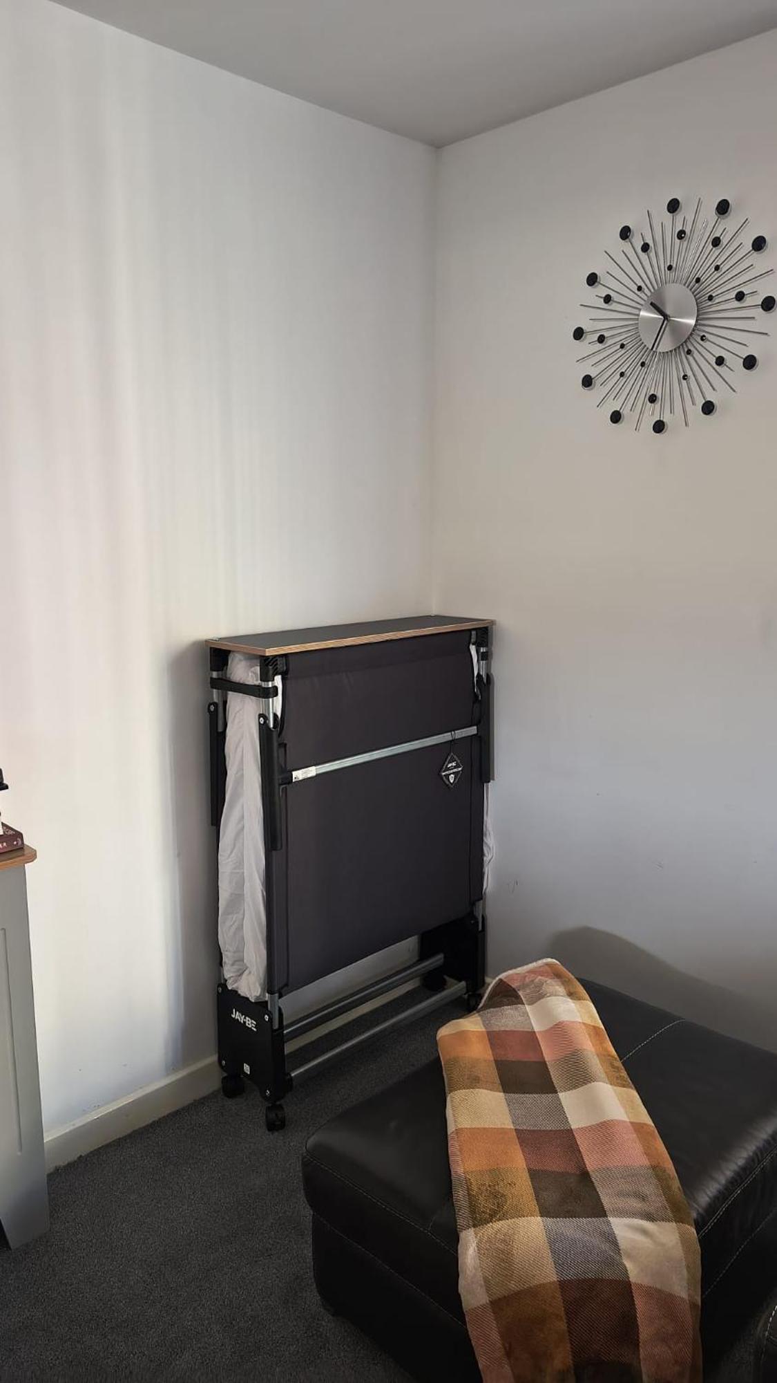 Dundee City Centre Apartment - 3 Bedrooms Sleeps 6 *