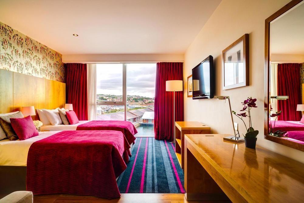 Apex Quay & Hotel 4*