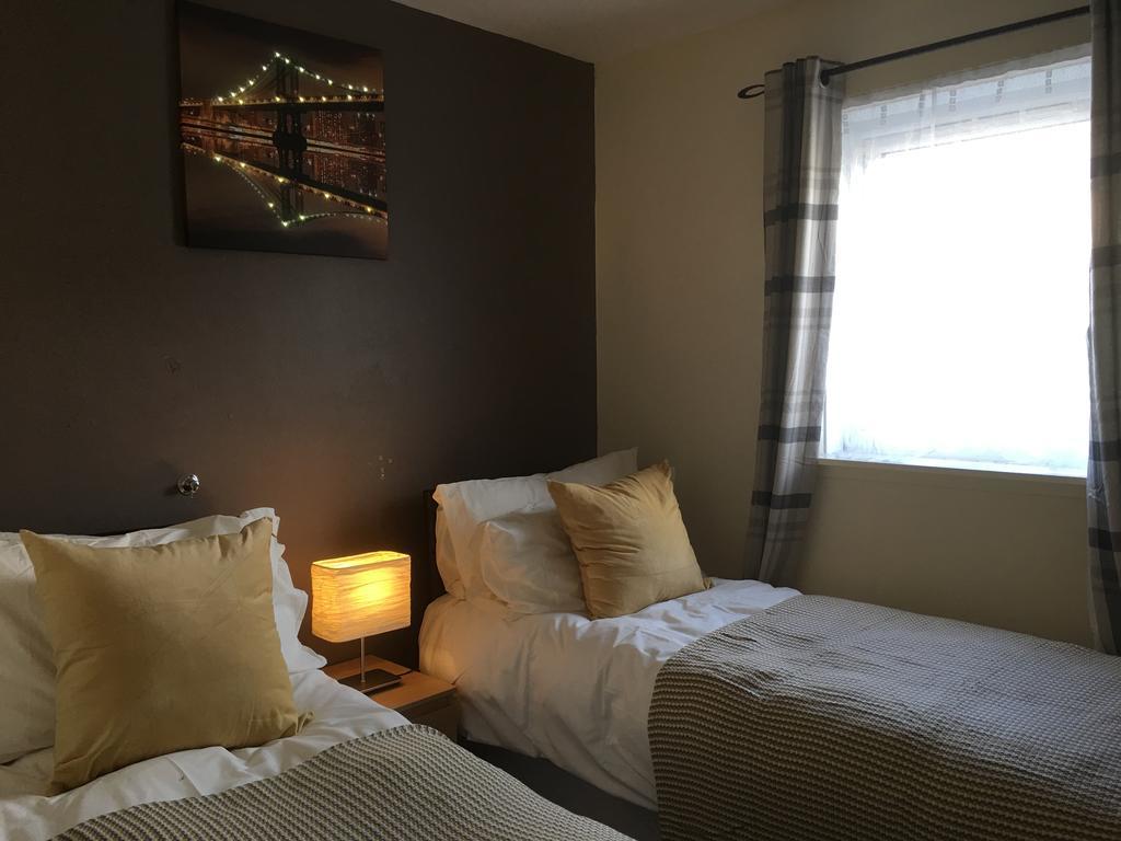 Majesty-weavers Loan * Dundee