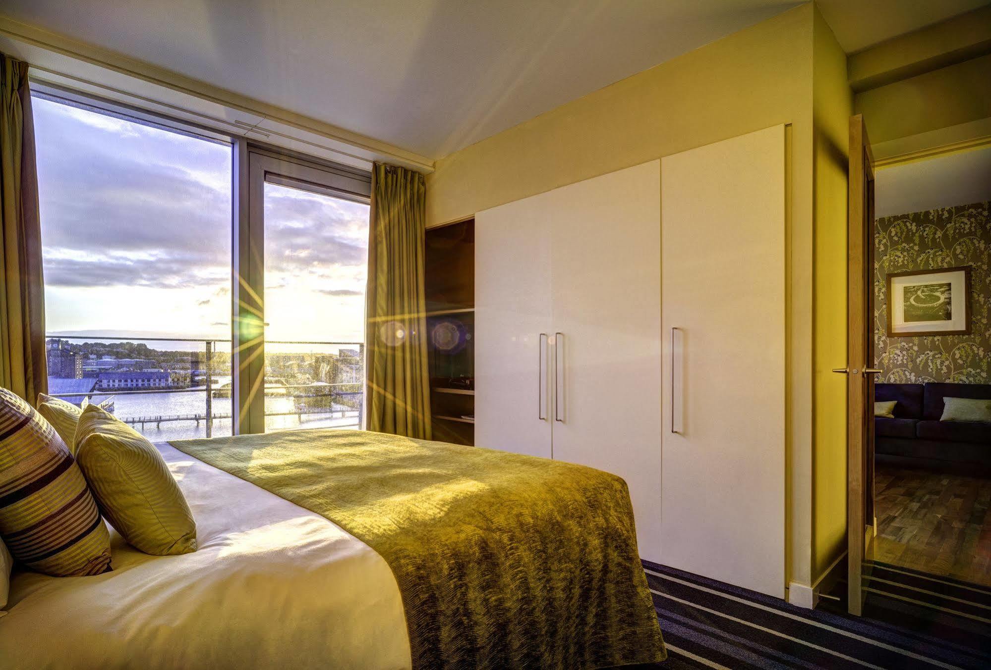 Apex Quay & Hotel 4*